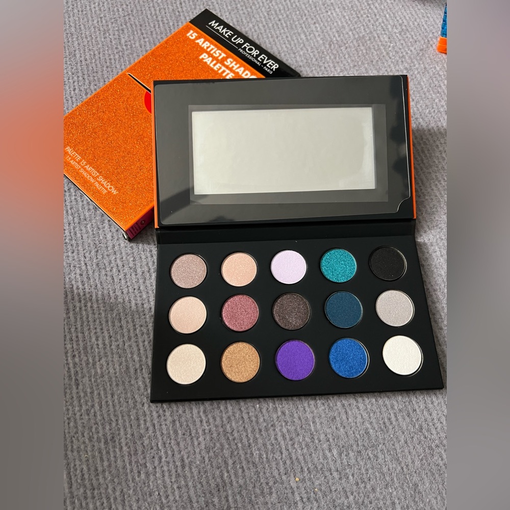 Makeup Forever Professional-Paris  15 Shadow Pallet New In Box 100% Authentic